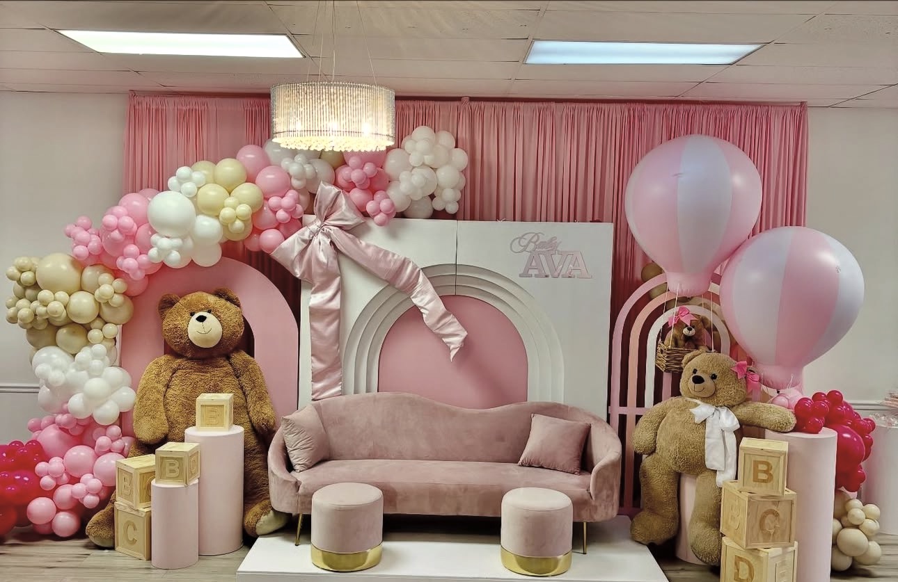 Baby shower with teddy bear balloon backdrop